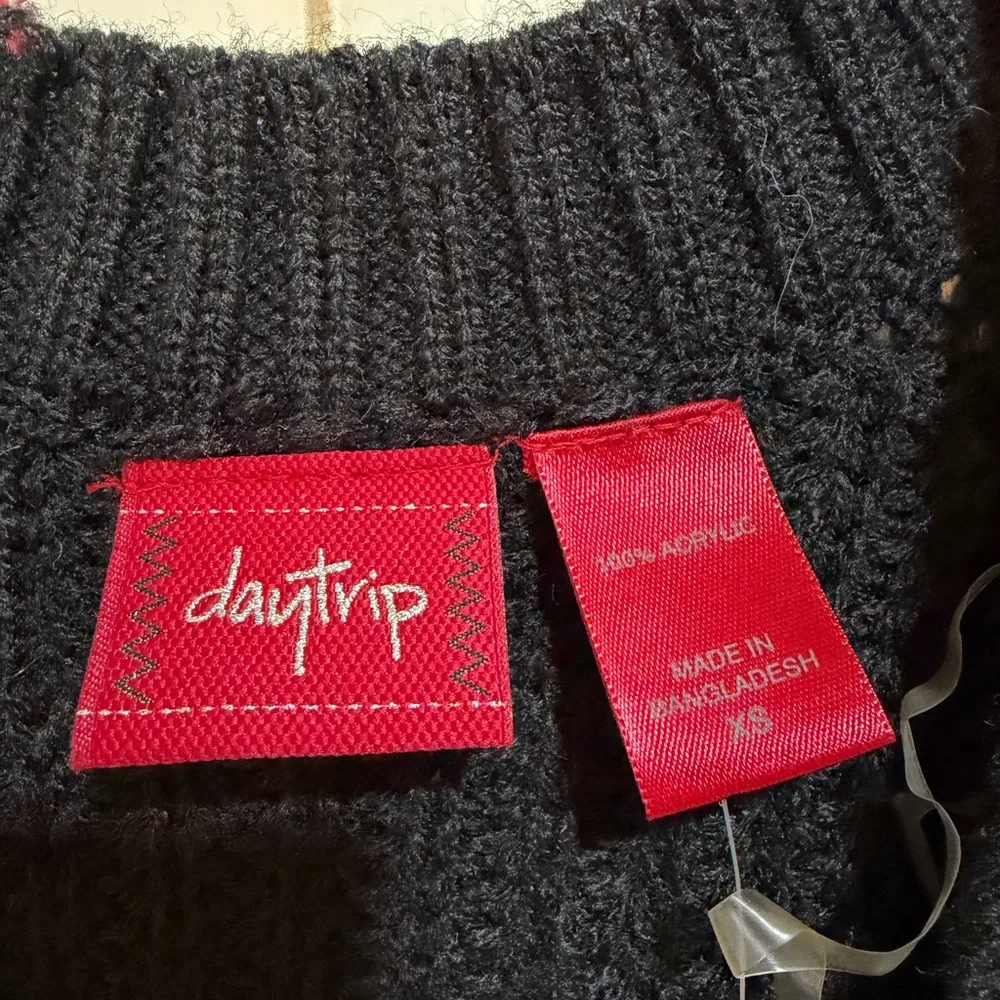 NWT Daytrip Black V-Neck Sweater with Bow Accents down sleeves - Picture 6 of 6
